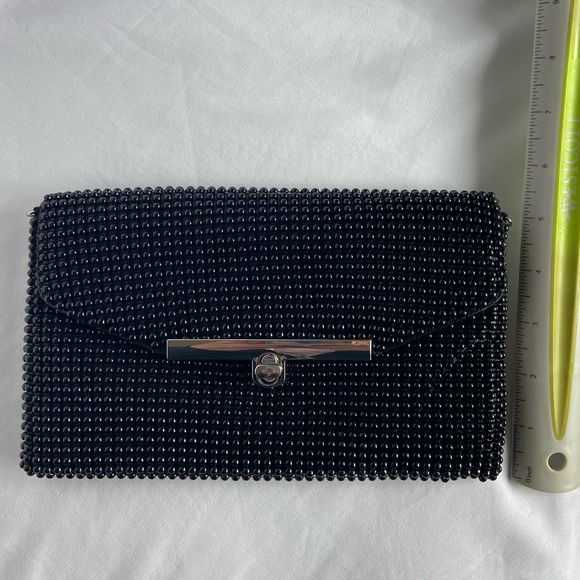 Black 3D dot clutch with strap - Picture 7 of 8